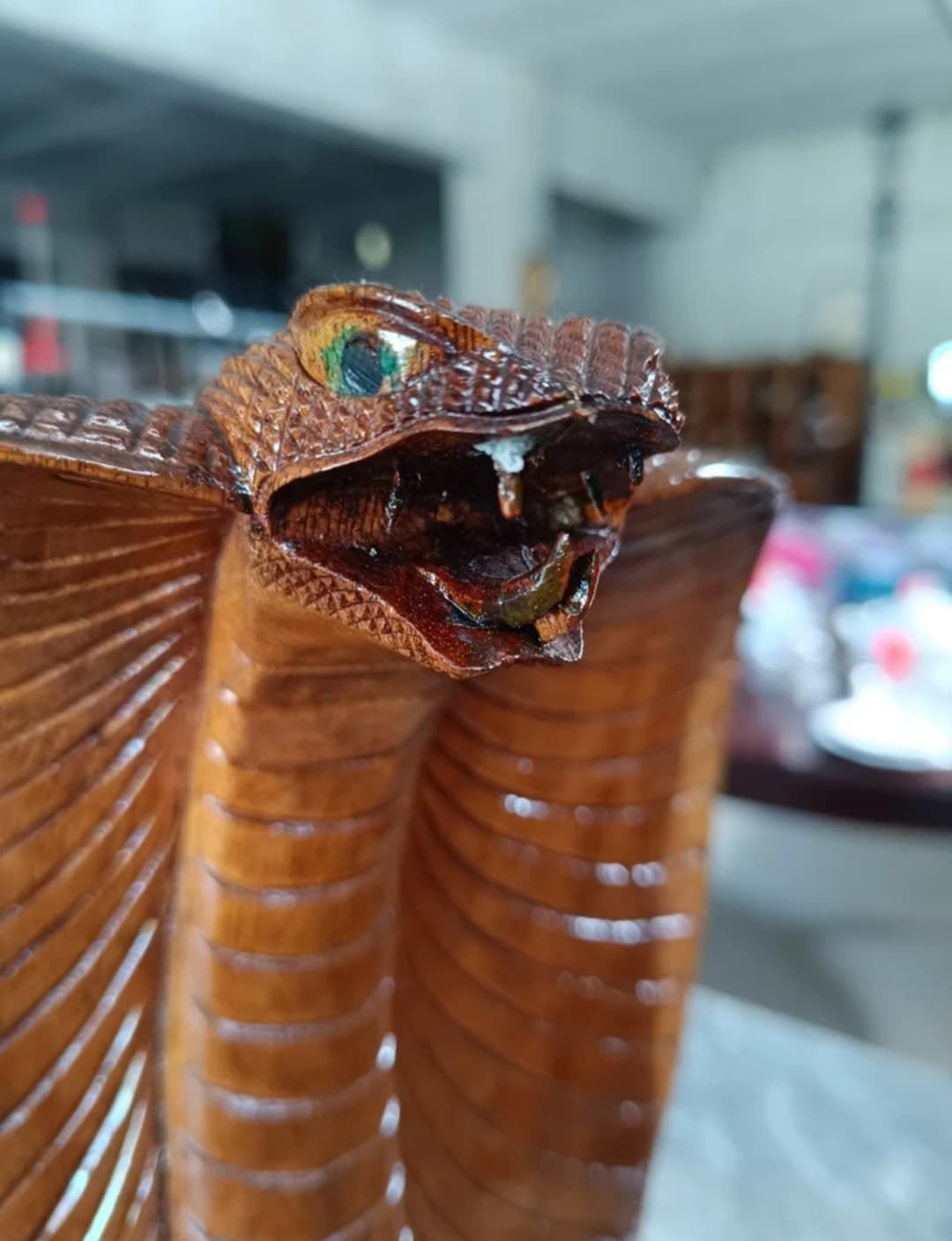 Escultura cobra de madera - Imagen 3