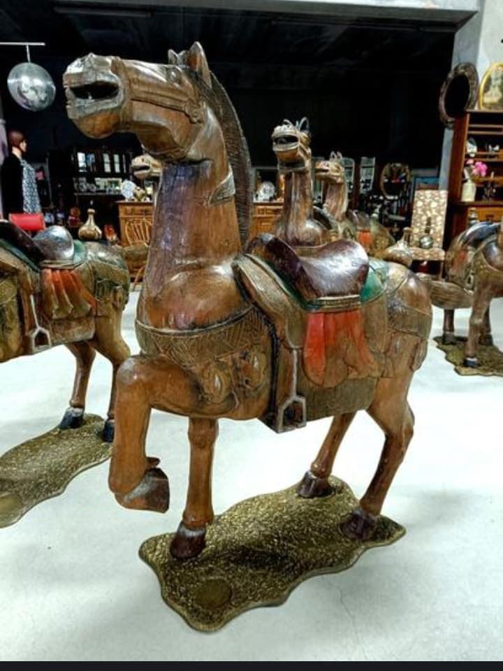 Esculturas de caballos de madera - Imagen 7