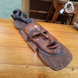Máscara africana de madera tallada - Imagen 2
