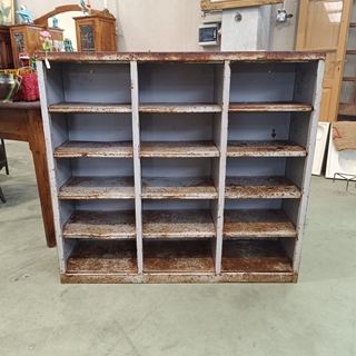 Mueble taquillero industrial de metal - Imagen 2